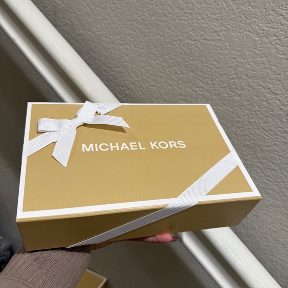🎁Michael Kors Extra Small Gift Box - Picture 4 of 4